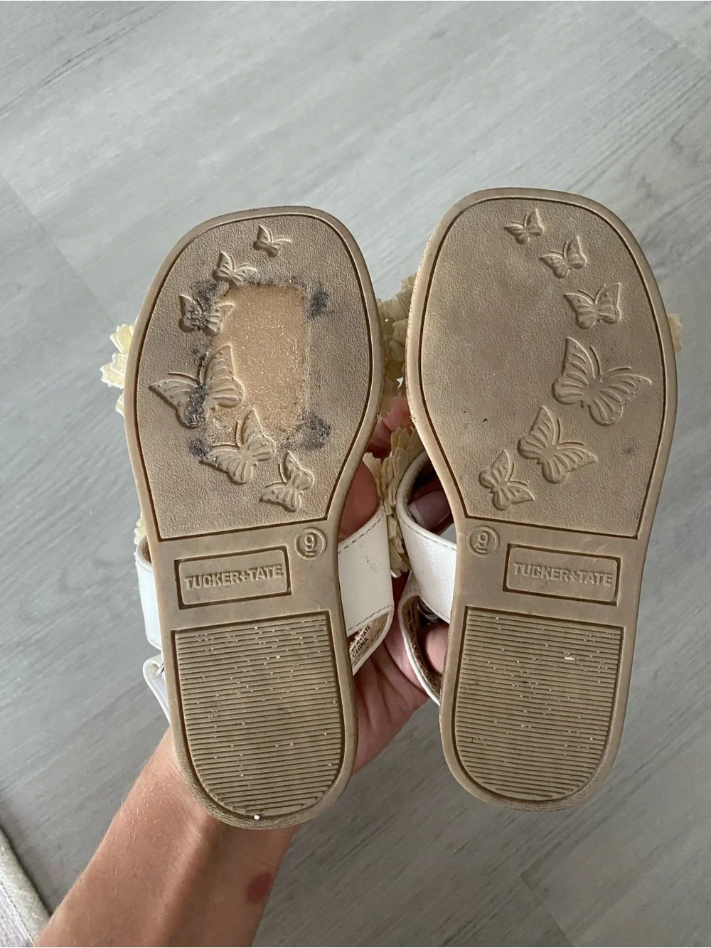 Tucker + Tate White Daisy Strap Sandals with Yellow Centers